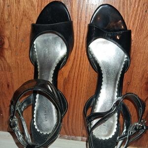 FIONI Clothing Black Strappy Sandals